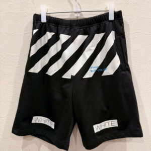 OFF-WHITE メッシュショーツ WHITEプリント ブラック メンズショートパンツ