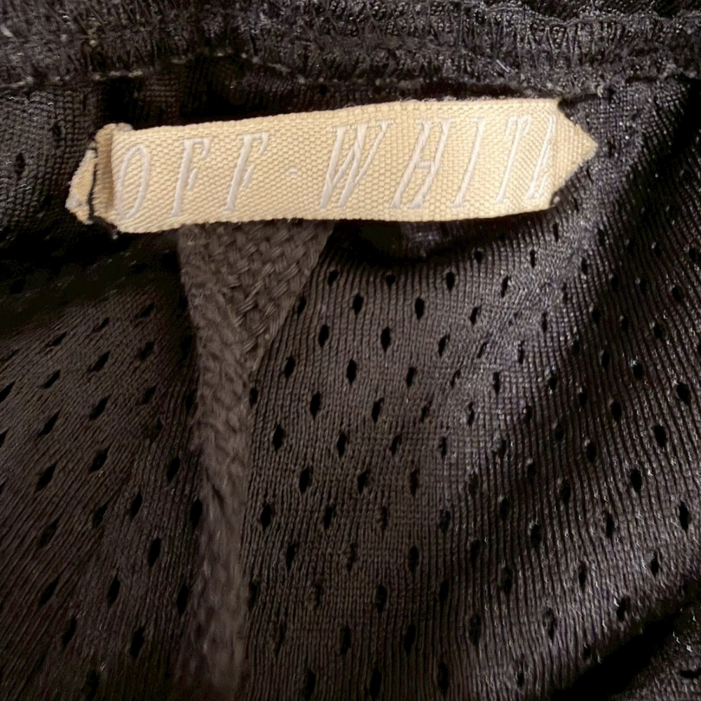 OFF-WHITE メッシュショーツ WHITEプリント ブラック メンズショートパンツ - 画像 (3)