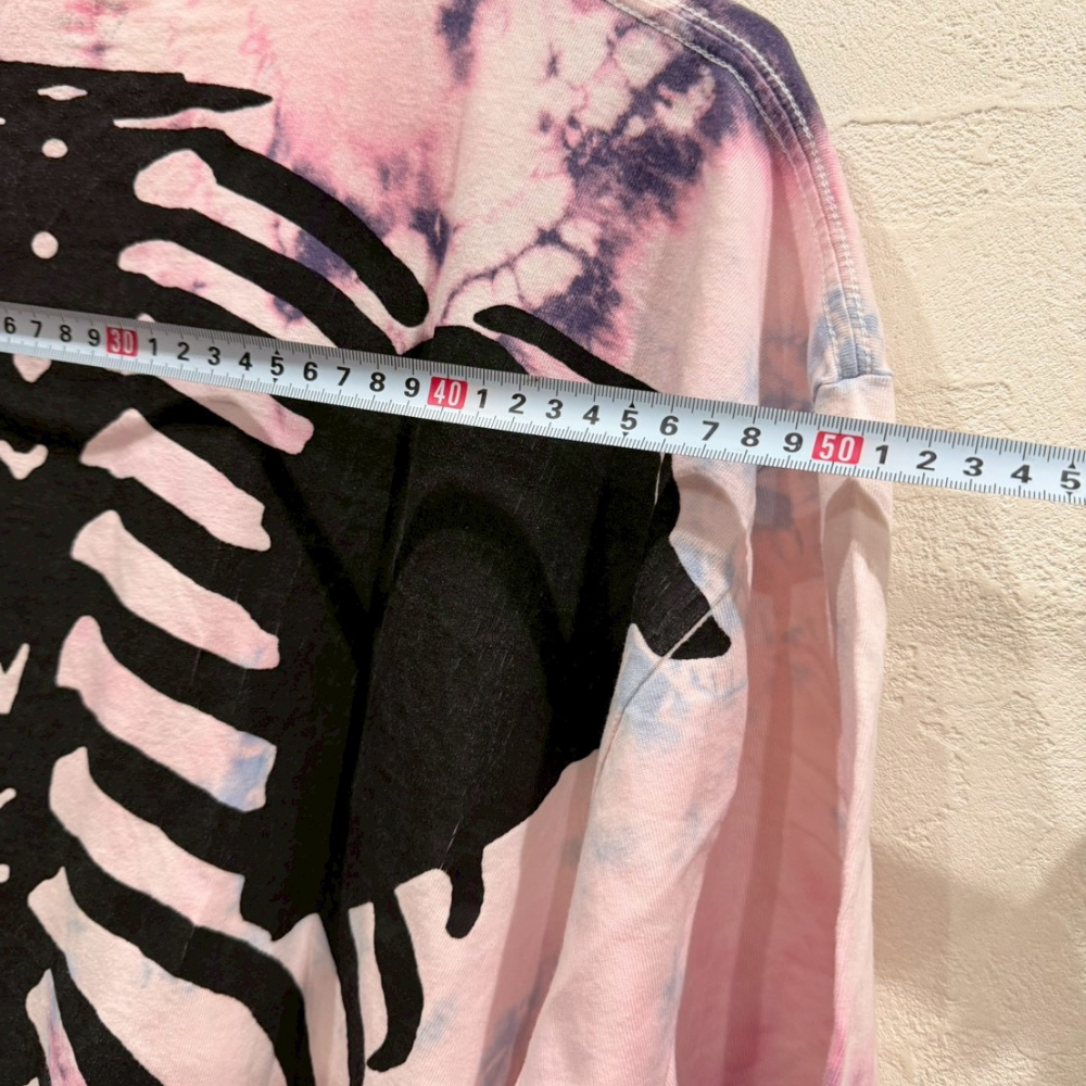 タイダイ リブケージ(骨格)プリントTシャツ / ピンク系 / 国旗ワッペン付き / ヴィンテージ加工 - 画像 (4)