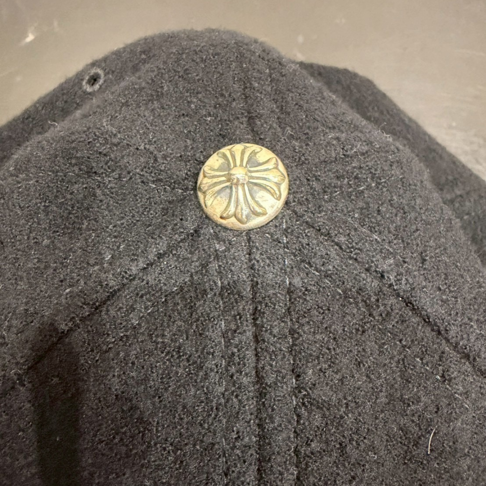 刺繍ロゴ ウールキャップ ブラック コンチョ付き アジャスター仕様 - 画像 (2)